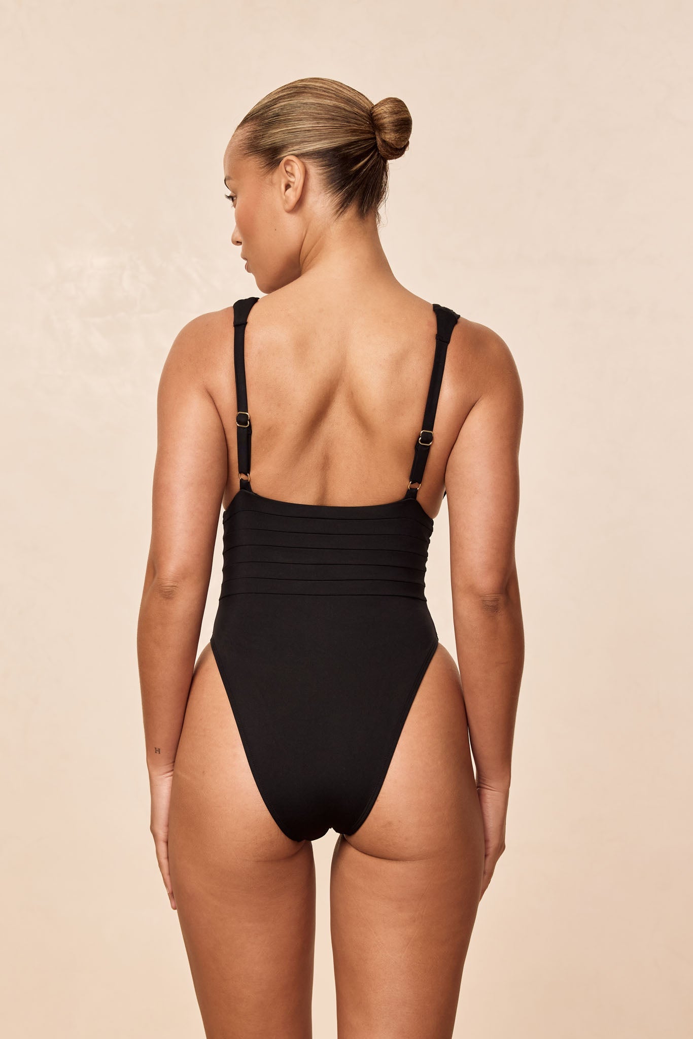 Florence One Piece - Black